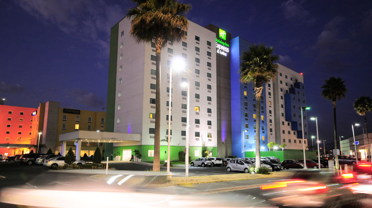 Holiday Inn Express Hotel & Suites Lobby