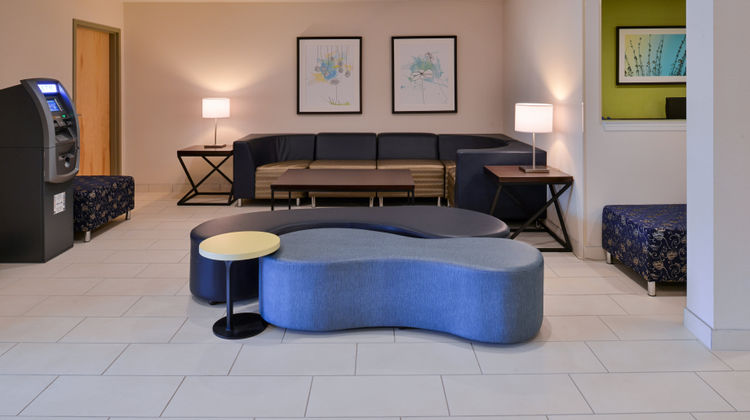 Holiday Inn Express West Ocean City Lobby