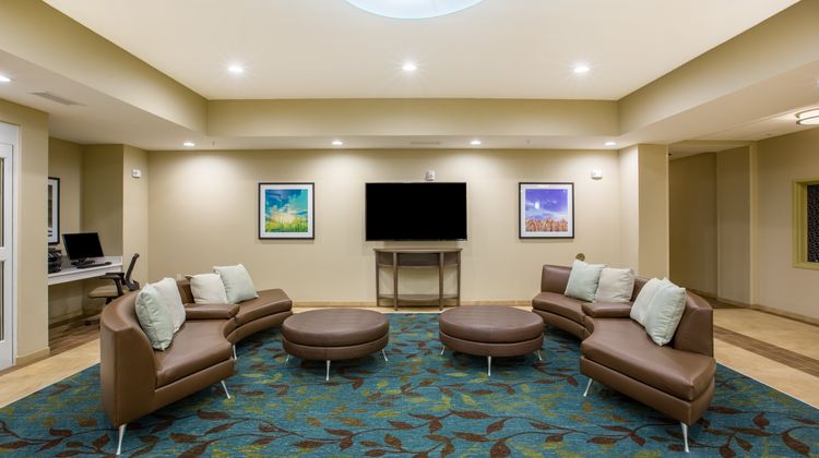 Candlewood Suites Omaha - Millard Area Lobby