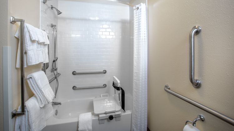 Candlewood Suites Omaha - Millard Area Room