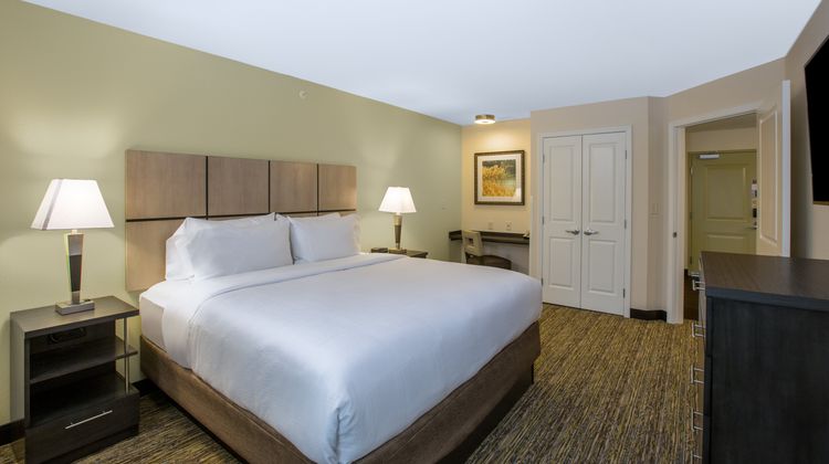 Candlewood Suites Omaha - Millard Area Room