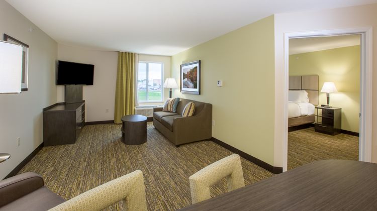 Candlewood Suites Omaha - Millard Area Room