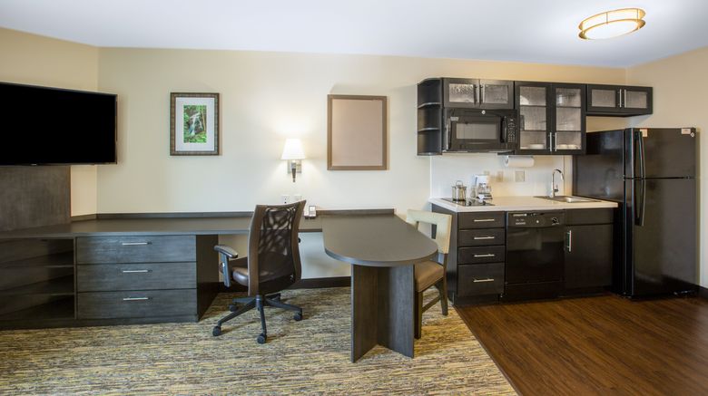 <b>Candlewood Suites Omaha - Millard Area Room</b>. Images powered by <a href="https://www.leonardoworldwide.com/" title="Leonardo Worldwide" target="_blank">Leonardo</a>.