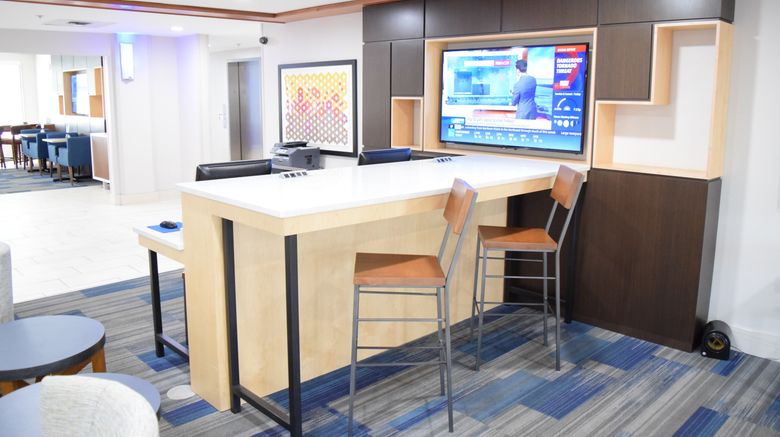 <b>Holiday Inn Express Hotel & Suites Lobby</b>. Images powered by <a href="https://www.leonardoworldwide.com/" title="Leonardo Worldwide" target="_blank">Leonardo</a>.