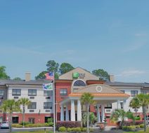 Holiday Inn Express Hotel & Suites Exterior