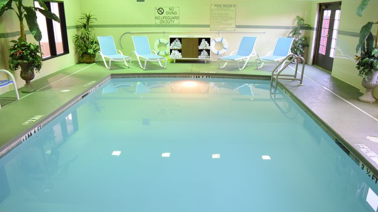 Holiday Inn Express Hotel & Suites Pool