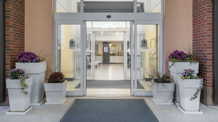 Holiday Inn Express Exterior