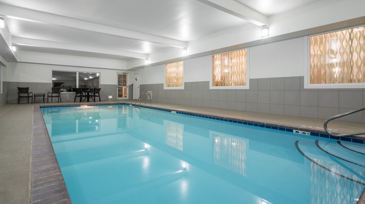 Holiday Inn Express Pool