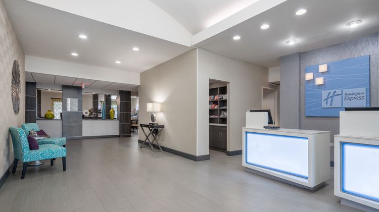 Holiday Inn Express Lobby