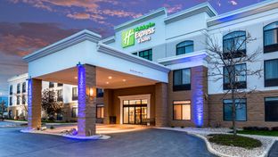 Holiday Inn Express & Suites Cedar Falls