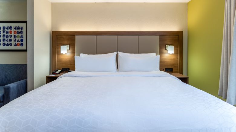 <b>Holiday Inn Express & Suites Cedar Falls Room</b>. Images powered by <a href="https://www.leonardoworldwide.com/" title="Leonardo Worldwide" target="_blank">Leonardo</a>.