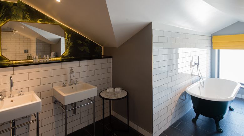 <b>Hotel du Vin Stratford-upon-Avon Room</b>. Images powered by <a href="https://www.leonardoworldwide.com/" title="Leonardo Worldwide" target="_blank">Leonardo</a>.
