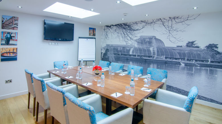 <b>Seraphine Kensington Olympia Hotel Meeting</b>. Images powered by <a href="https://www.leonardoworldwide.com/" title="Leonardo Worldwide" target="_blank">Leonardo</a>.