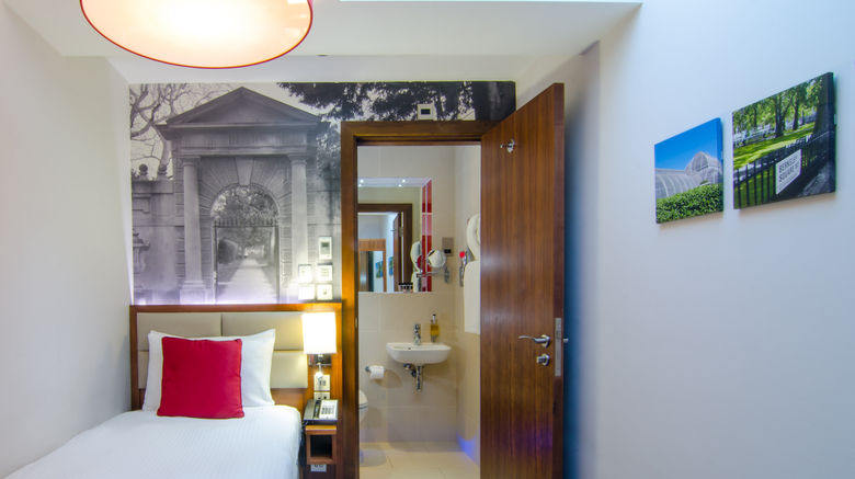 <b>Seraphine Kensington Olympia Hotel Room</b>. Images powered by <a href="https://www.leonardoworldwide.com/" title="Leonardo Worldwide" target="_blank">Leonardo</a>.