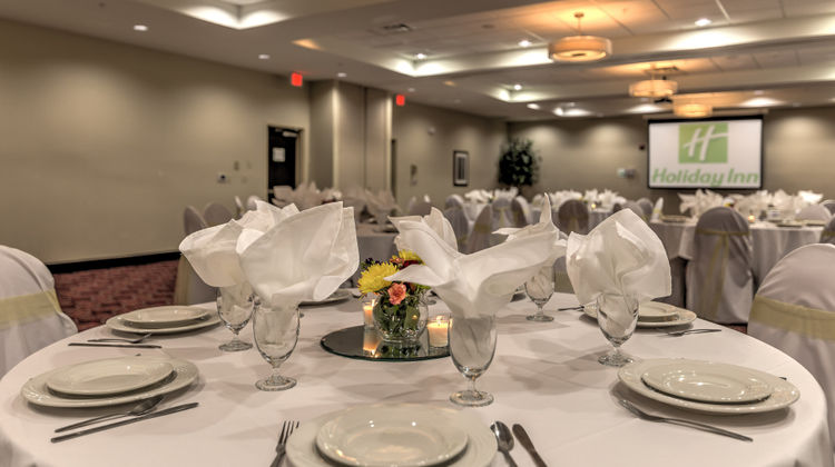 Holiday Inn North Quail Springs Ballroom