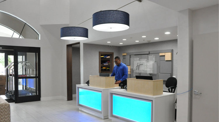 Holiday Inn Express & Suites Lake Forest Lobby