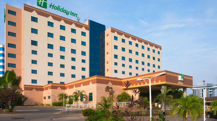 Holiday Inn Airport Exterior