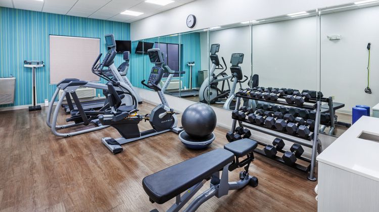 Holiday Inn Express Hotel & Suites Health Club