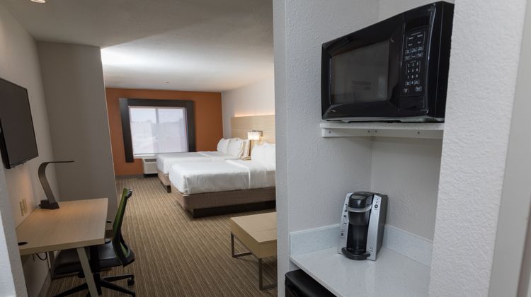 Holiday Inn Express & Suites Athens Suite