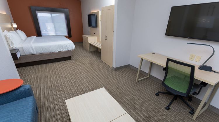 Holiday Inn Express & Suites Athens Suite