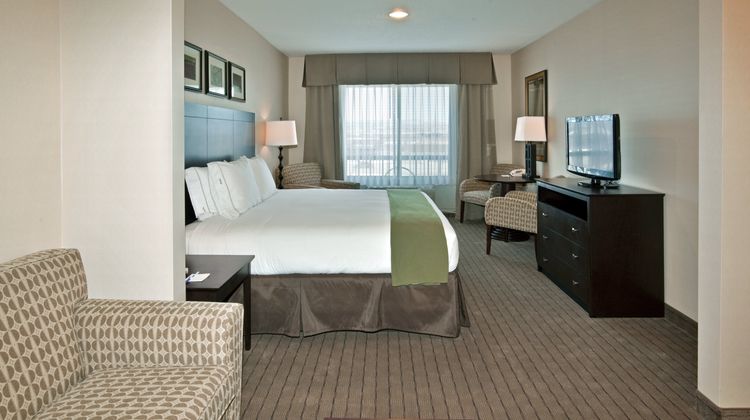 Holiday Inn Express & Stes Grants Milan Suite