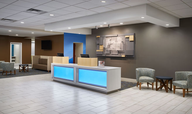 Holiday Inn Express Downtown Lobby