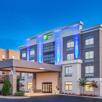 Holiday Inn Express & Suites Augusta W