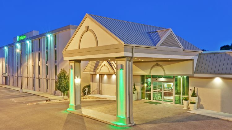 Holiday Inn Bloomington Exterior