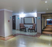 Holiday Inn Hotel & Suites Lobby