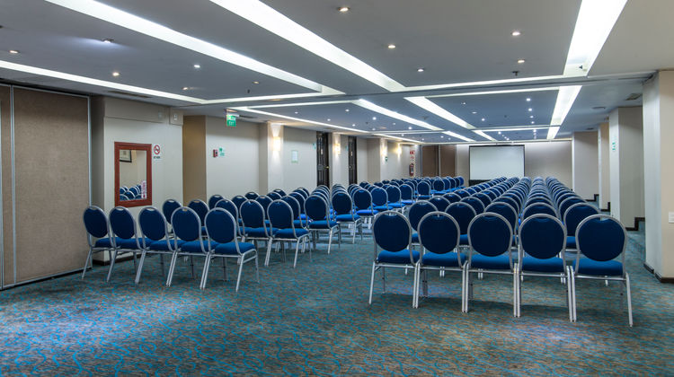 Holiday Inn Hotel & Suites Meeting