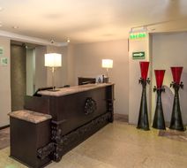Holiday Inn Hotel & Suites Lobby
