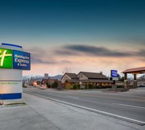 Holiday Inn Express Exterior