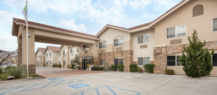 Holiday Inn Express Exterior
