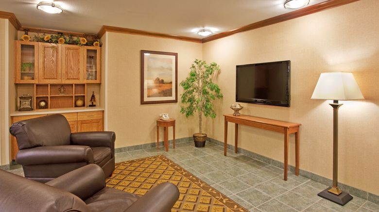 <b>Candlewood Suites Lobby</b>. Images powered by <a href="https://www.leonardoworldwide.com/" title="Leonardo Worldwide" target="_blank">Leonardo</a>.
