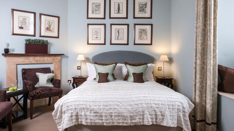 <b>Lower Slaughter Manor Room</b>. Images powered by <a href="https://www.leonardoworldwide.com/" title="Leonardo Worldwide" target="_blank">Leonardo</a>.