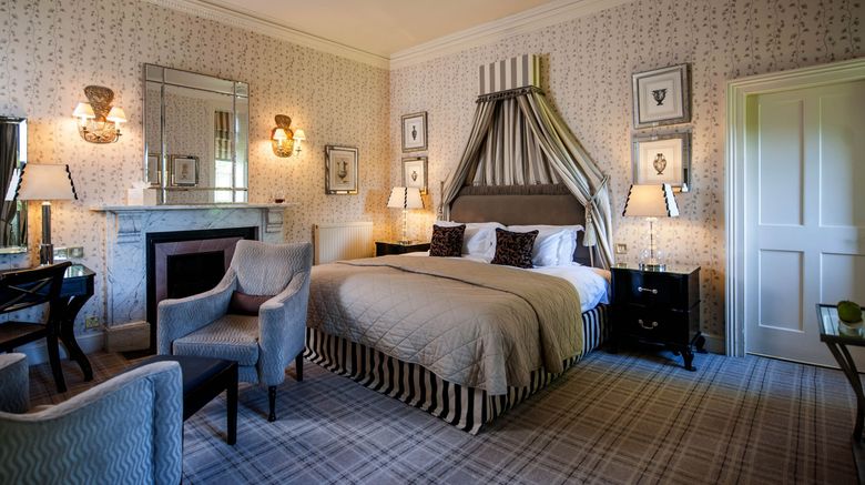 <b>Lower Slaughter Manor Room</b>. Images powered by <a href="https://www.leonardoworldwide.com/" title="Leonardo Worldwide" target="_blank">Leonardo</a>.