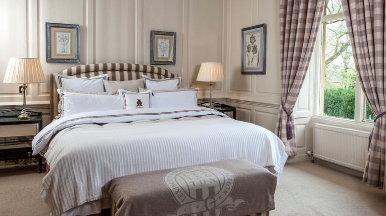 <b>Lower Slaughter Manor Suite</b>. Images powered by <a href="https://www.leonardoworldwide.com/" title="Leonardo Worldwide" target="_blank">Leonardo</a>.