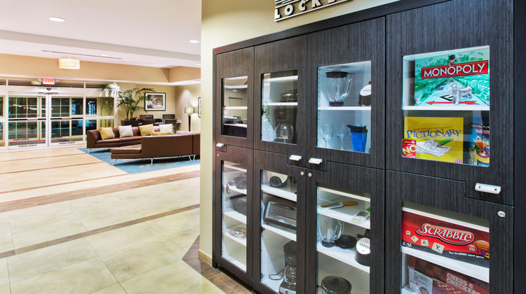 Candlewood Suites Flour Bluff Lobby