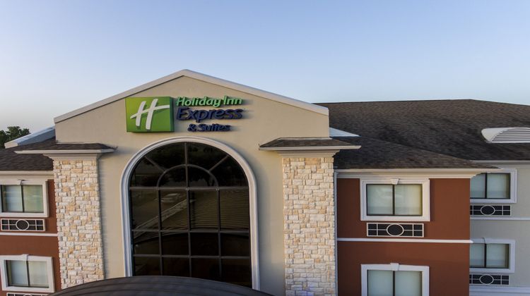 Holiday Inn Express Exterior
