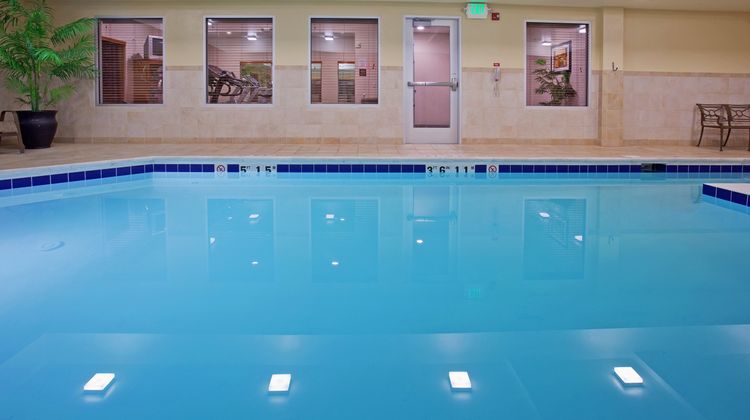 Holiday Inn Express Hotel & Suites Pool