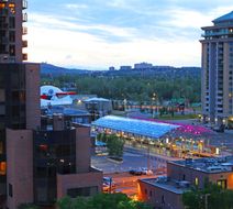 Holiday Inn Express & Suites Calgary Exterior