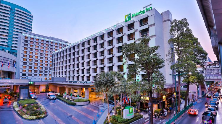 Holiday Inn Bangkok Exterior