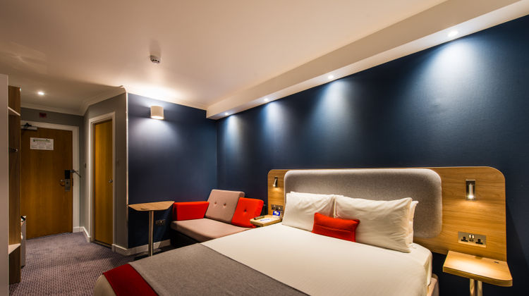 Holiday Inn Express Strathclyde Park M74 Room