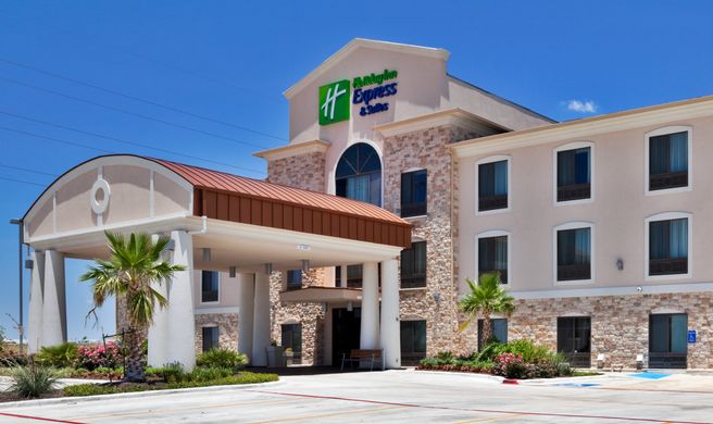 Holiday Inn Express Hutto Exterior