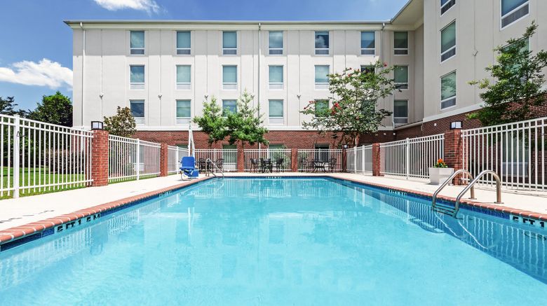 <b>Holiday Inn Express & Suites Baton Rouge Pool</b>. Images powered by <a href="https://www.leonardoworldwide.com/" title="Leonardo Worldwide" target="_blank">Leonardo</a>.