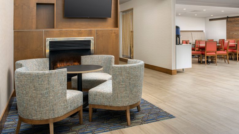 <b>Holiday Inn Express Hotel & Suites Lobby</b>. Images powered by <a href="https://www.leonardoworldwide.com/" title="Leonardo Worldwide" target="_blank">Leonardo</a>.