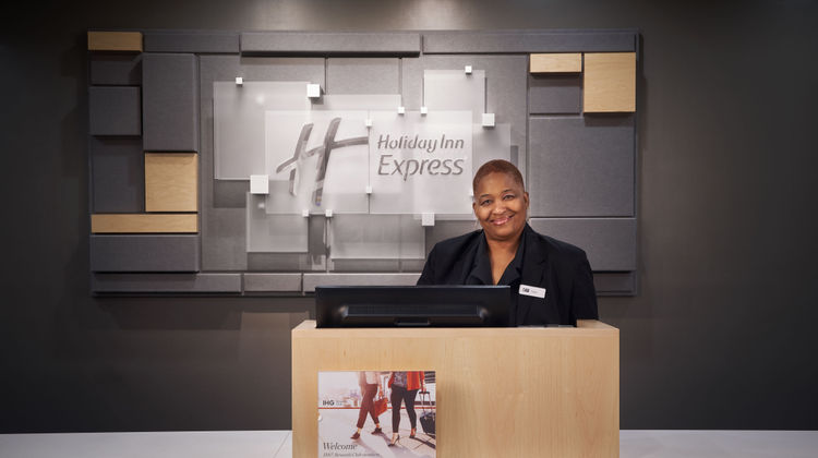 Holiday Inn Express Downtown Lobby