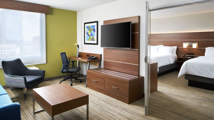 Holiday Inn Express Downtown Suite