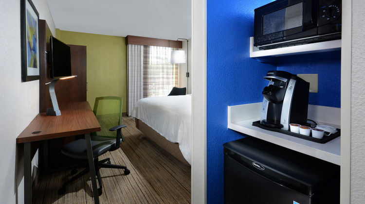 Holiday Inn Express Danville Room