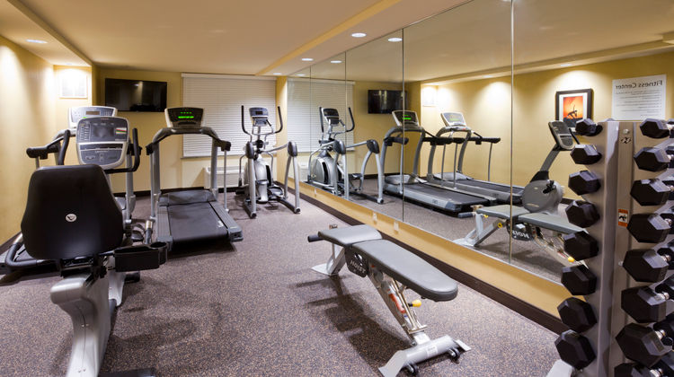 Holiday Inn Express Hotel & Stes Willmar Health Club